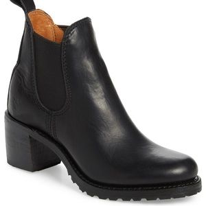 Sabrina Chelsea Frye boots (NEW!)